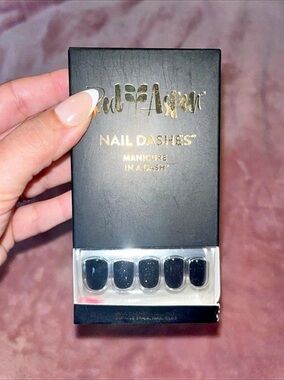 Red Aspen Ali's Black Tie Affair Black Press-On Nails
